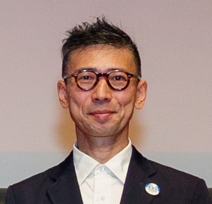 山崎泰